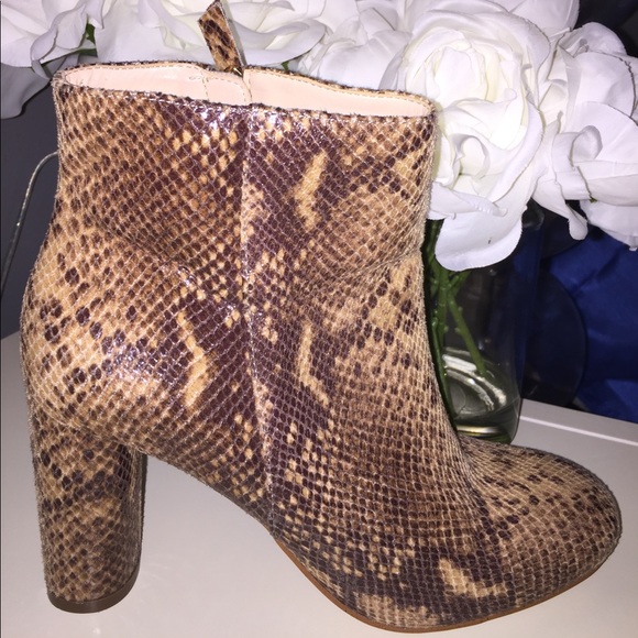SALE 🎉🛍 INC Snakeskin Style Ankle Boots i - Picture 3 of 6